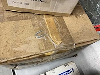 Houtschroeven inox moeren en krammen - afbeelding 6 van  7