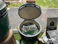 Houtskool bbq van big green egg - afbeelding 2 van  2