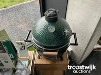 Houtskool bbq van big green egg - afbeelding 2 van  2