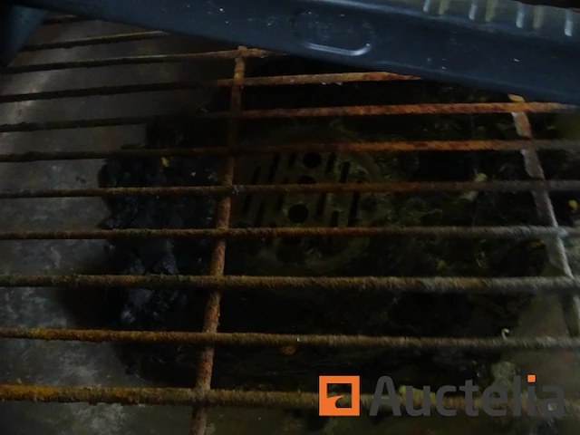 Houtskoolbarbecue, ijzeren borstel - afbeelding 2 van  7