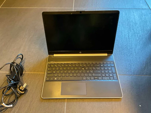 Hp 15s laptop - afbeelding 1 van  5