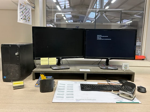 Hp desktop, 2 schermen - afbeelding 1 van  7