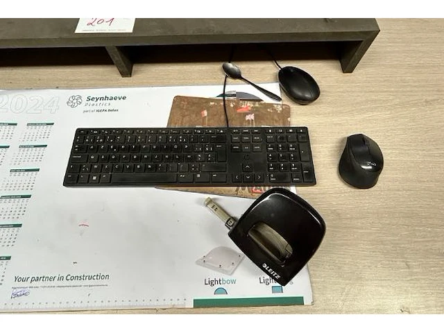 Hp desktop, 2 schermen - afbeelding 4 van  7