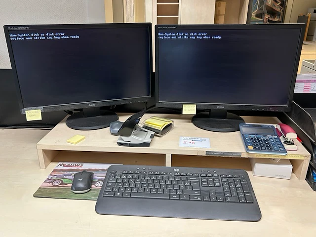 Hp desktop, 2 schermen - afbeelding 1 van  6