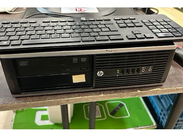 Hp desktop + scherm en toebehoren - afbeelding 4 van  6