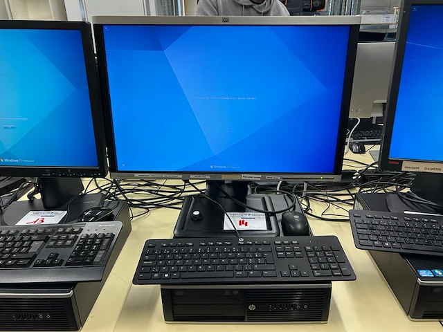 Hp desktop + scherm en toebehoren - afbeelding 1 van  5