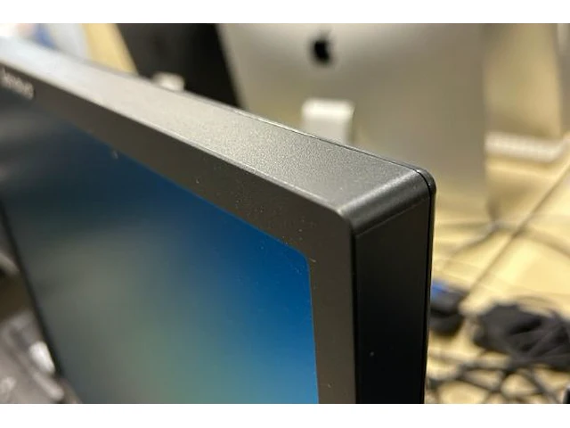 Hp desktop + scherm en toebehoren - afbeelding 2 van  5