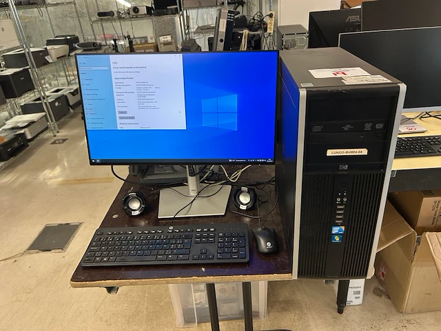 Hp desktop + scherm en toebehoren - afbeelding 1 van  10