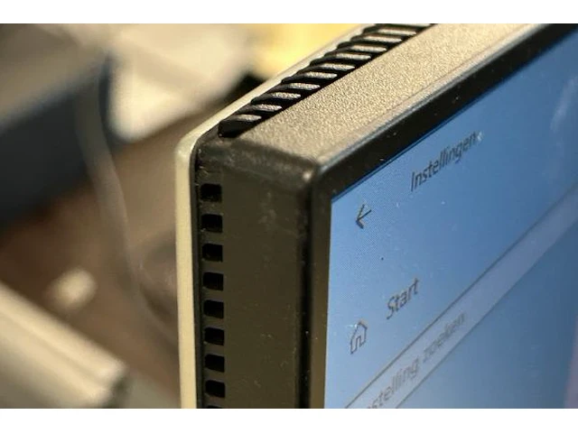 Hp desktop + scherm en toebehoren - afbeelding 4 van  10