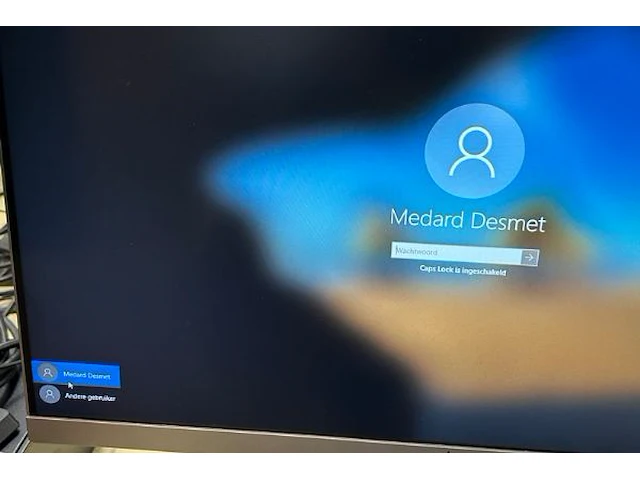 Hp pro desk + scherm en toebehoren - afbeelding 3 van  6