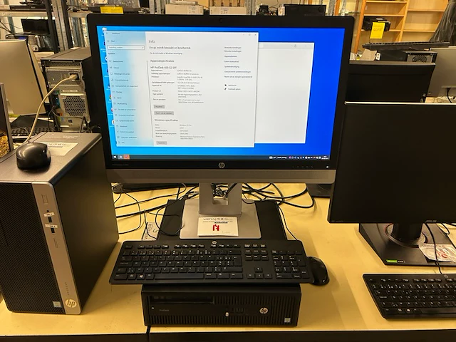 Hp pro desk + scherm en toebehoren - afbeelding 1 van  6