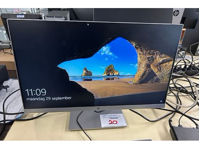 Hp pro desk + scherm en toebehoren - afbeelding 2 van  7