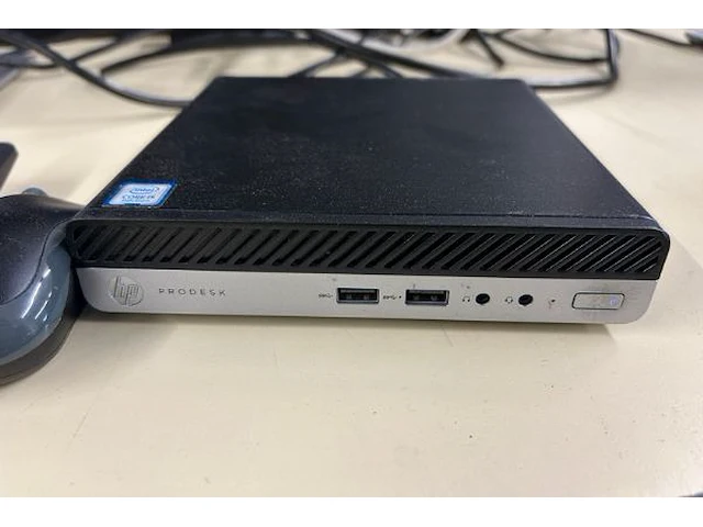 Hp pro desk + scherm en toebehoren - afbeelding 6 van  7