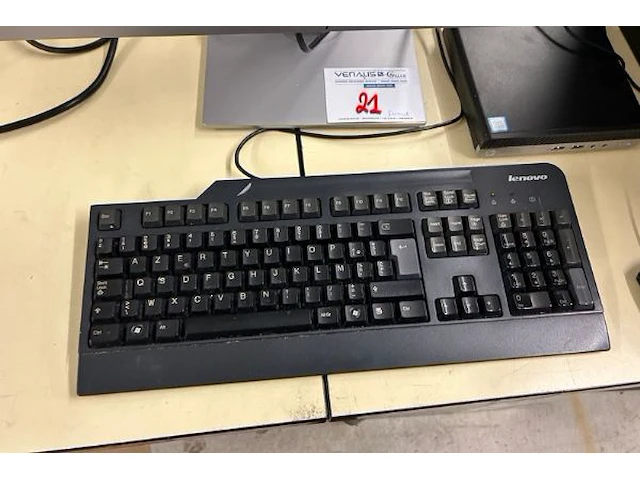 Hp pro desk + scherm en toebehoren - afbeelding 4 van  7