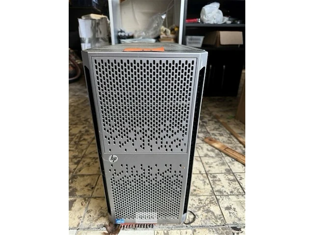 Hp proliant ml350p gen8 server - afbeelding 1 van  9