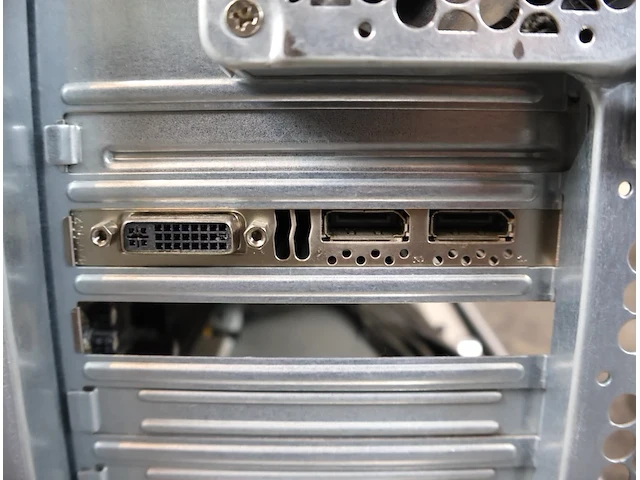 Hp z620 workstation + nvidea quadro k4200 - afbeelding 11 van  12