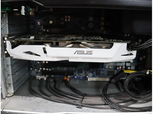 Hp z820 workstation + gtx 1060 6gb - afbeelding 10 van  13