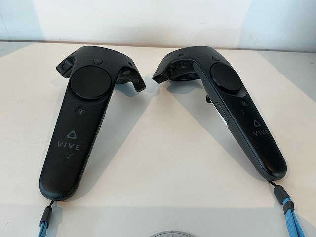Htc vive pro controller (2x) - afbeelding 1 van  6
