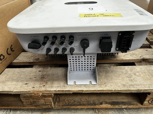 Huawei sun2000-12ktl-m0 solar inverter - afbeelding 3 van  4
