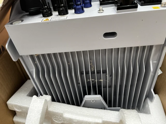 Huawei sun2000-4ktl solar inverter - afbeelding 3 van  3