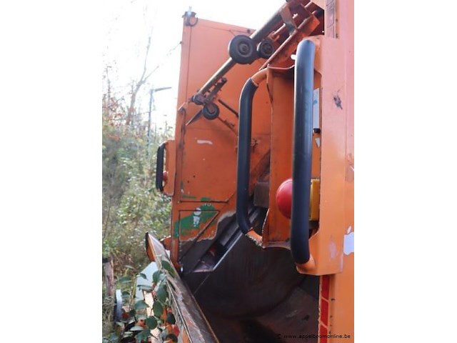 Huisvuilvrachtwagen iveco ad260sy, datum 1ste inschrijving 20/1/2014, chassisnummer wjme2nnc277763, km-stand keuring 1/25 141,439, euro eev, diesel, kenteken 1+2, gelijkvormigheidsattest - afbeelding 2 van  19