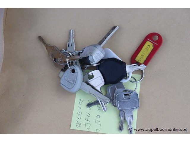 Huisvuilvrachtwagen iveco ad260sy, datum 1ste inschrijving 20/1/2014, chassisnummer wjme2nnc277763, km-stand keuring 1/25 141,439, euro eev, diesel, kenteken 1+2, gelijkvormigheidsattest - afbeelding 11 van  19