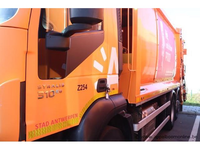 Huisvuilvrachtwagen iveco ad260sy, datum 1ste inschrijving 30/3/2015, chassisnummer wjme2nnh60c305657, km-stand keuring op 2/25 87.748, euro vi, diesel, kenteken + gelijkvormigheidsattest - afbeelding 12 van  20