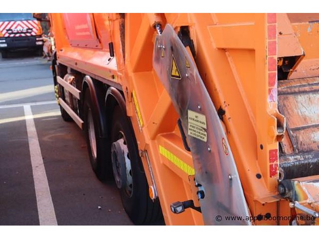 Huisvuilvrachtwagen iveco ad260sy, datum 1ste inschrijving 30/3/2015, chassisnummer wjme2nnh60c305657, km-stand keuring op 2/25 87.748, euro vi, diesel, kenteken + gelijkvormigheidsattest - afbeelding 17 van  20