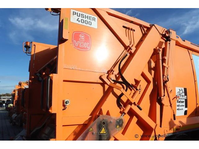 Huisvuilvrachtwagen iveco ad260sy, datum 1ste inschrijving 30/3/2015, chassisnummer wjme2nnh60c305657, km-stand keuring op 2/25 87.748, euro vi, diesel, kenteken + gelijkvormigheidsattest - afbeelding 19 van  20