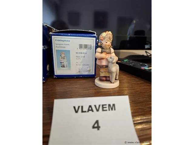 Hummelbeeldje - afbeelding 1 van  2