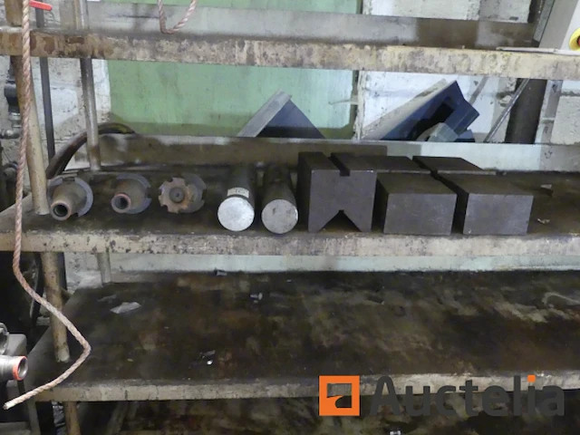 Huron ru 881 3-assige cnc universele freesmachine - afbeelding 4 van  18