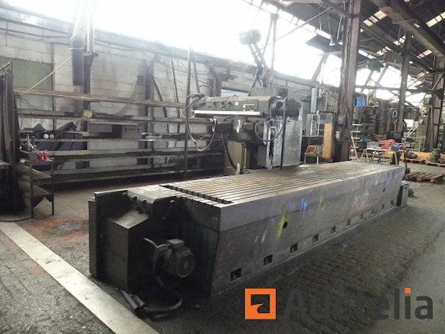 Huron ru 881 3-assige cnc universele freesmachine - afbeelding 6 van  18