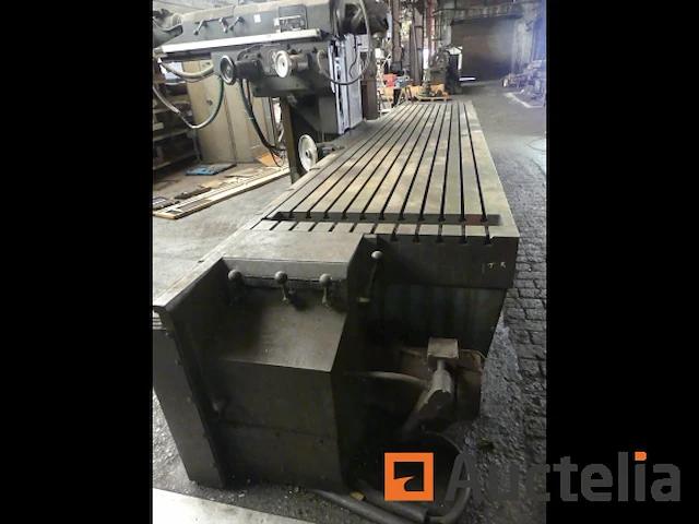 Huron ru 881 3-assige cnc universele freesmachine - afbeelding 7 van  18