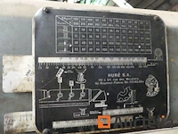 Huron ru 881 3-assige cnc universele freesmachine - afbeelding 1 van  18