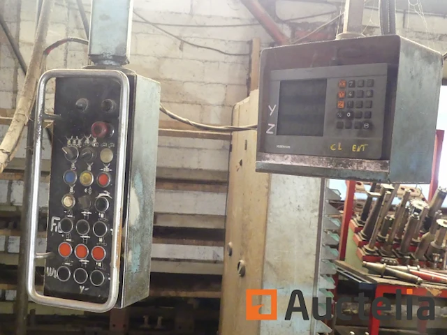 Huron ru 881 3-assige cnc universele freesmachine - afbeelding 12 van  18