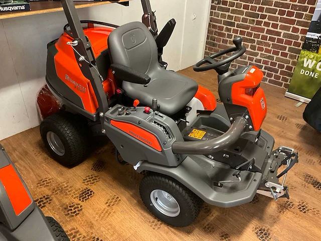 Husqvarna - 2021 - p524 efi - professionele zitmaaier zonder maaidek - afbeelding 11 van  16