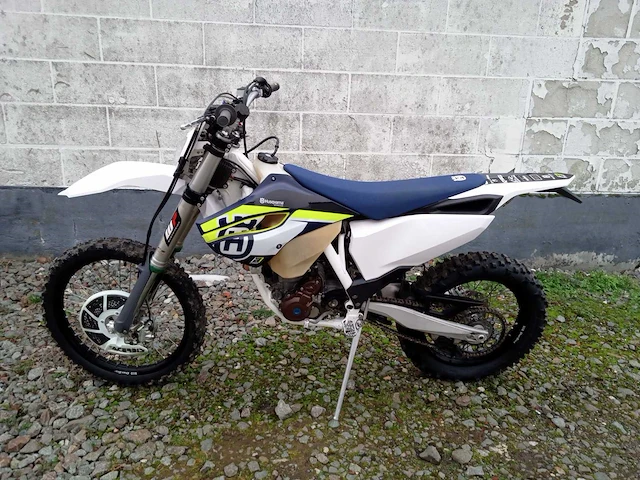 Husqvarna - fe 350 - motorfiets - afbeelding 1 van  9