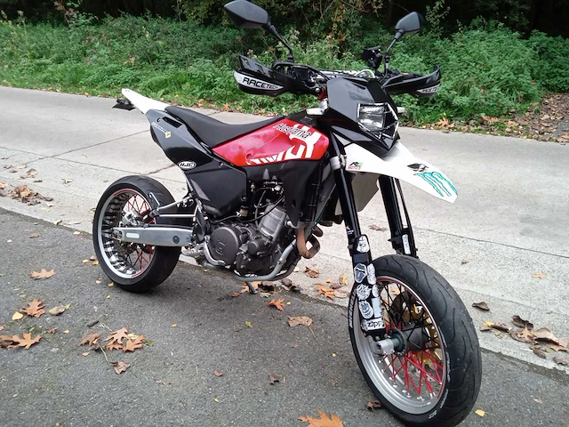 Husqvarna - sm 610 - motorfiets - afbeelding 2 van  7