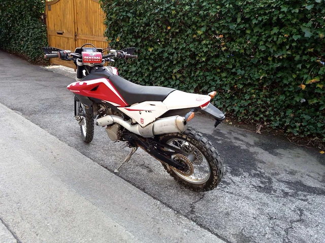 Husqvarna - te 630 - motorfiets - afbeelding 4 van  6