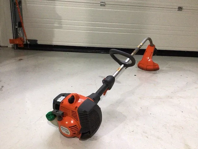 Husqvarna 128c bosmaaier - afbeelding 1 van  6