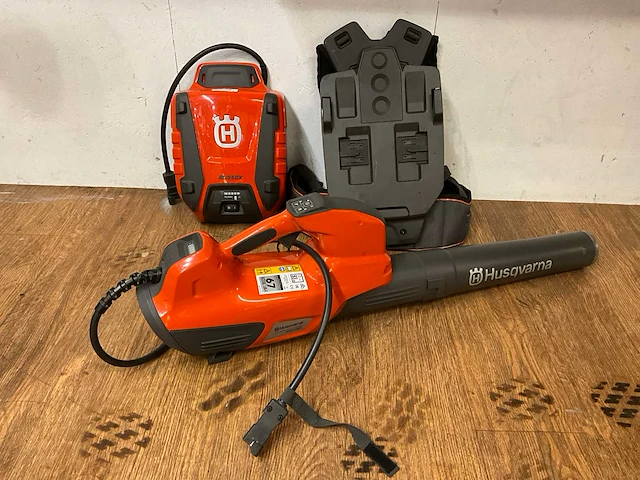 Husqvarna 536lib bladblazer 2016 + rugbatterij bli550 2021 + rugharnas - afbeelding 1 van  16