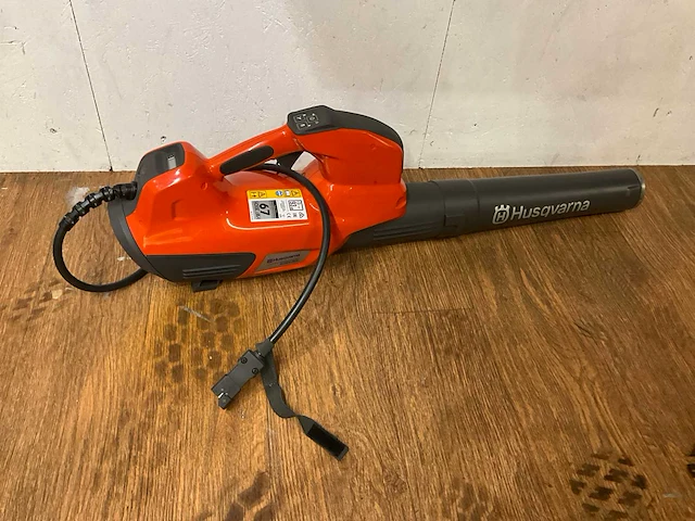 Husqvarna 536lib bladblazer 2016 + rugbatterij bli550 2021 + rugharnas - afbeelding 13 van  16