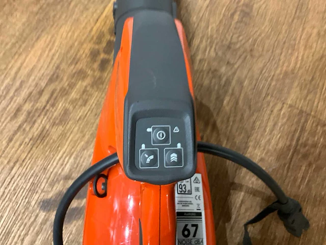 Husqvarna 536lib bladblazer 2016 + rugbatterij bli550 2021 + rugharnas - afbeelding 15 van  16