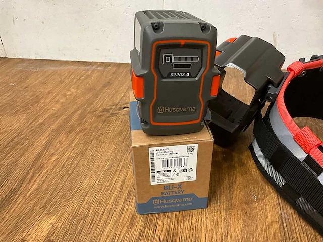 Husqvarna battery belt inclusief 2x batterij 40-b220x li-ion - afbeelding 3 van  10