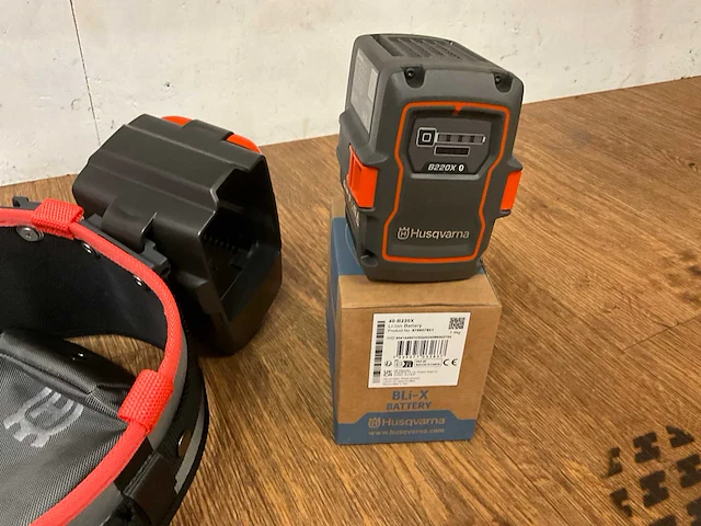 Husqvarna battery belt inclusief 2x batterij 40-b220x li-ion - afbeelding 4 van  10