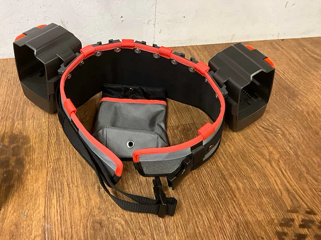 Husqvarna battery belt inclusief 2x batterij 40-b220x li-ion - afbeelding 7 van  10