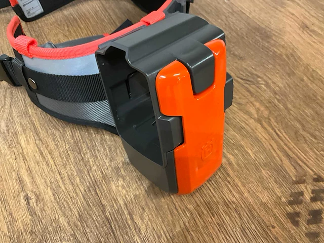 Husqvarna battery belt inclusief 2x batterij 40-b220x li-ion - afbeelding 8 van  10