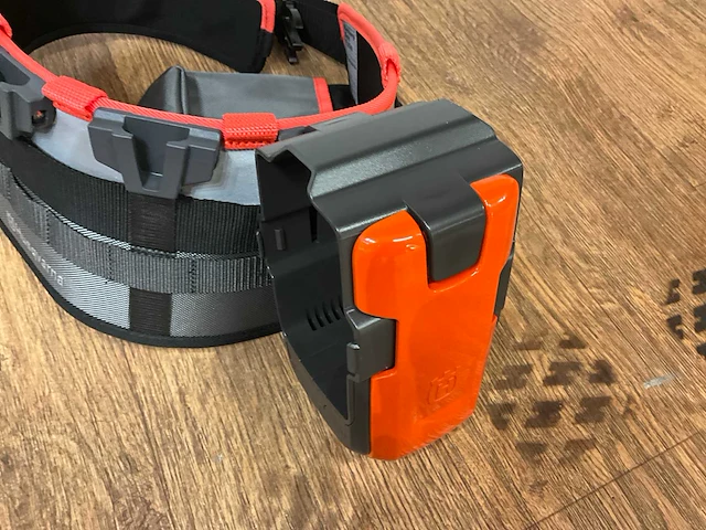 Husqvarna battery belt inclusief 2x batterij 40-b220x li-ion - afbeelding 9 van  10