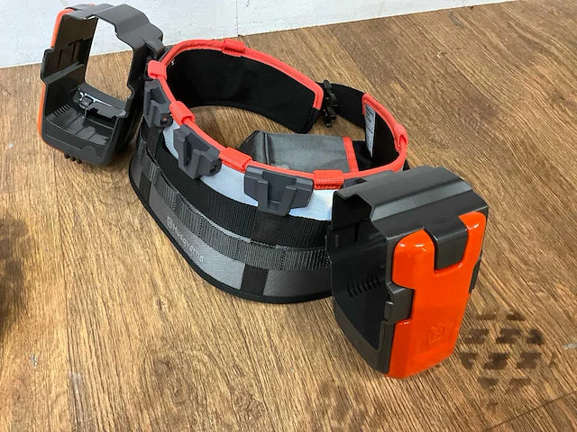 Husqvarna battery belt inclusief 2x batterij 40-b220x li-ion - afbeelding 10 van  10