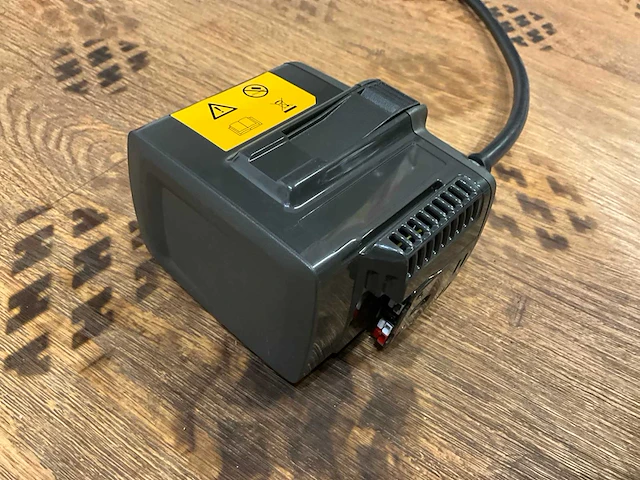 Husqvarna battery belt met adapter kit + 1x battery bli300 - afbeelding 3 van  8